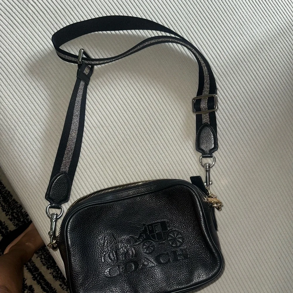 Coach Black Leather Women's Bag - Picture 4 of 6